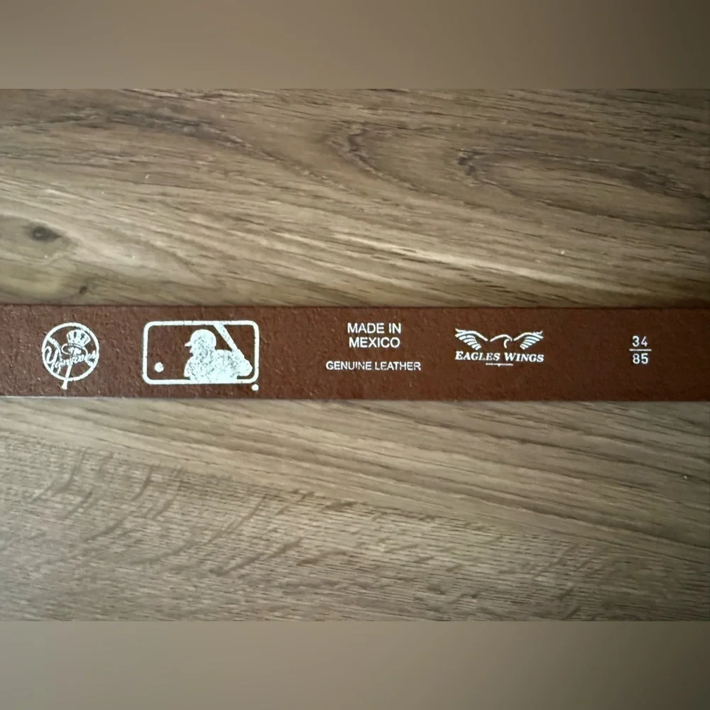 Eagles Wing leather Yankees belt • NWT • Size 34